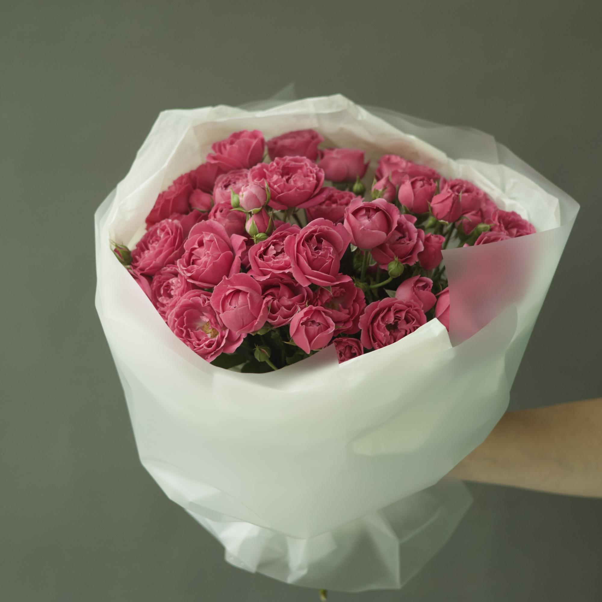 МОНО-БУКЕТ ИЗ КУСТОВЫХ РОЗ СОРТА "МИСТИ БАББЛС"