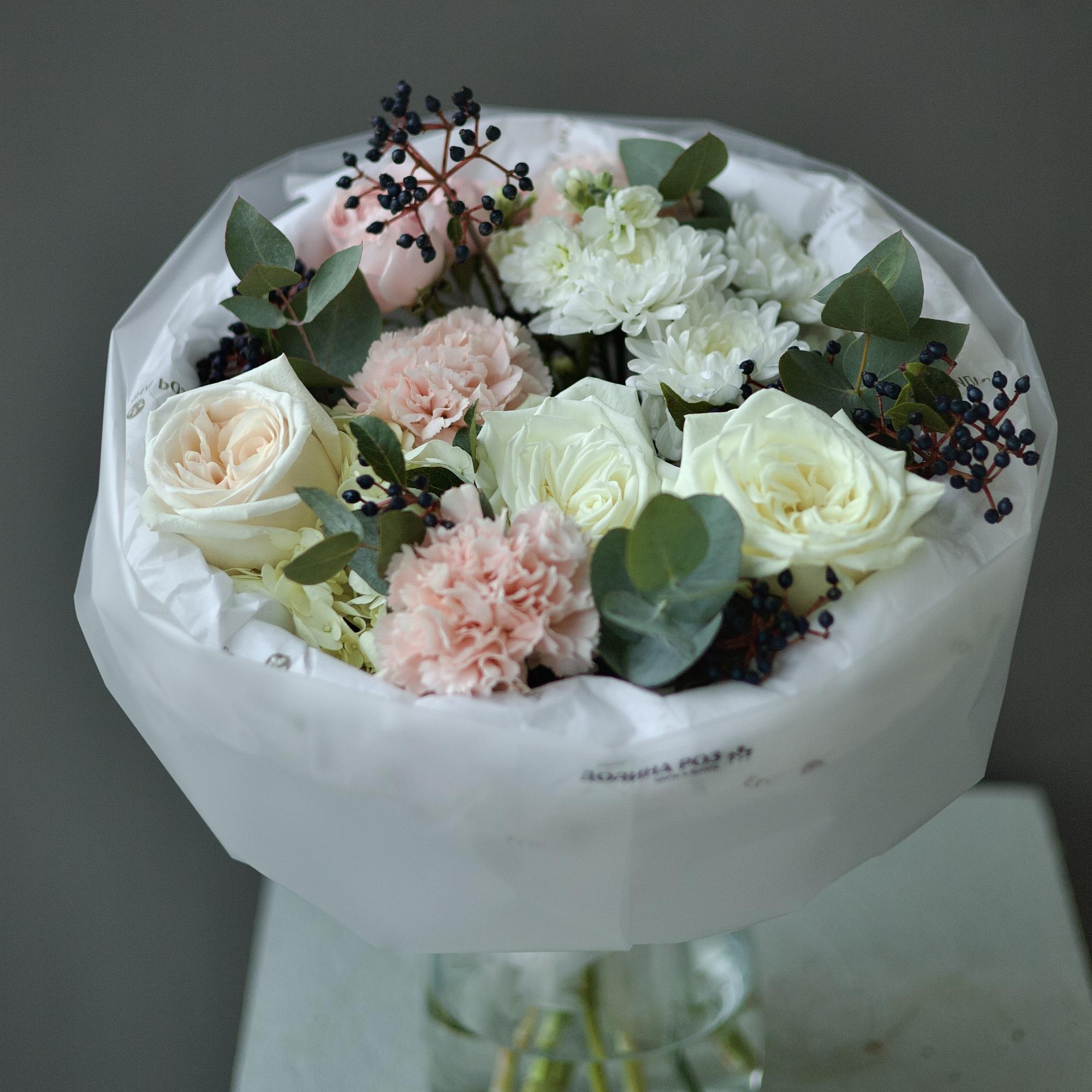 БУКЕТ СБОРНЫЙ В НЕЖНОЙ ГАММЕ