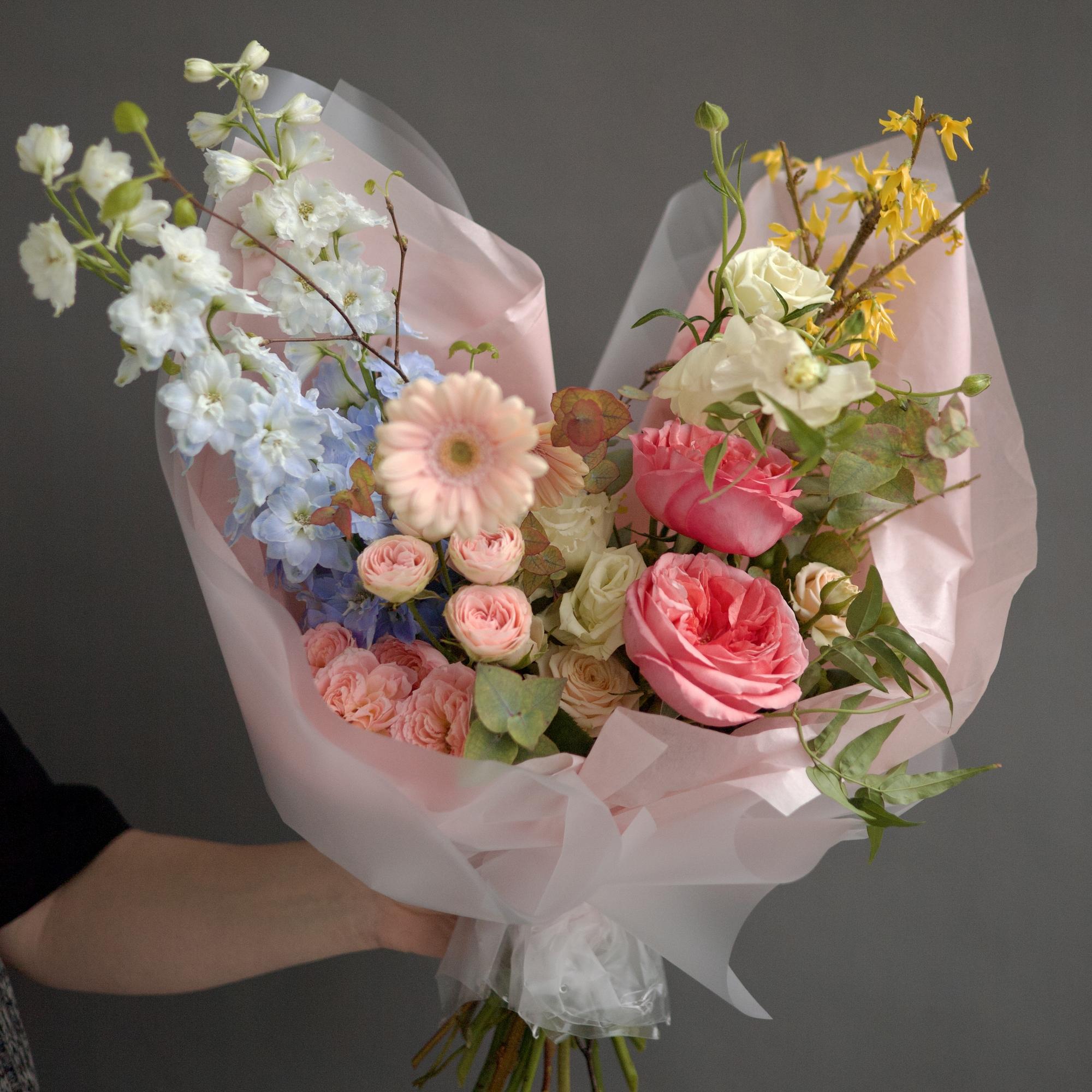 СБОРНЫЙ БУКЕТ С ЯРКИМИ АКЦЕНТАМИ