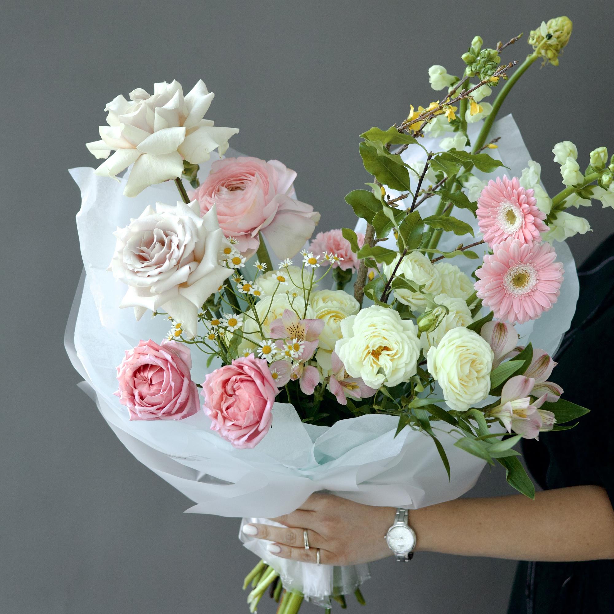 СБОРНЫЙ БУКЕТ В НЕЖНОЙ ГАММЕ