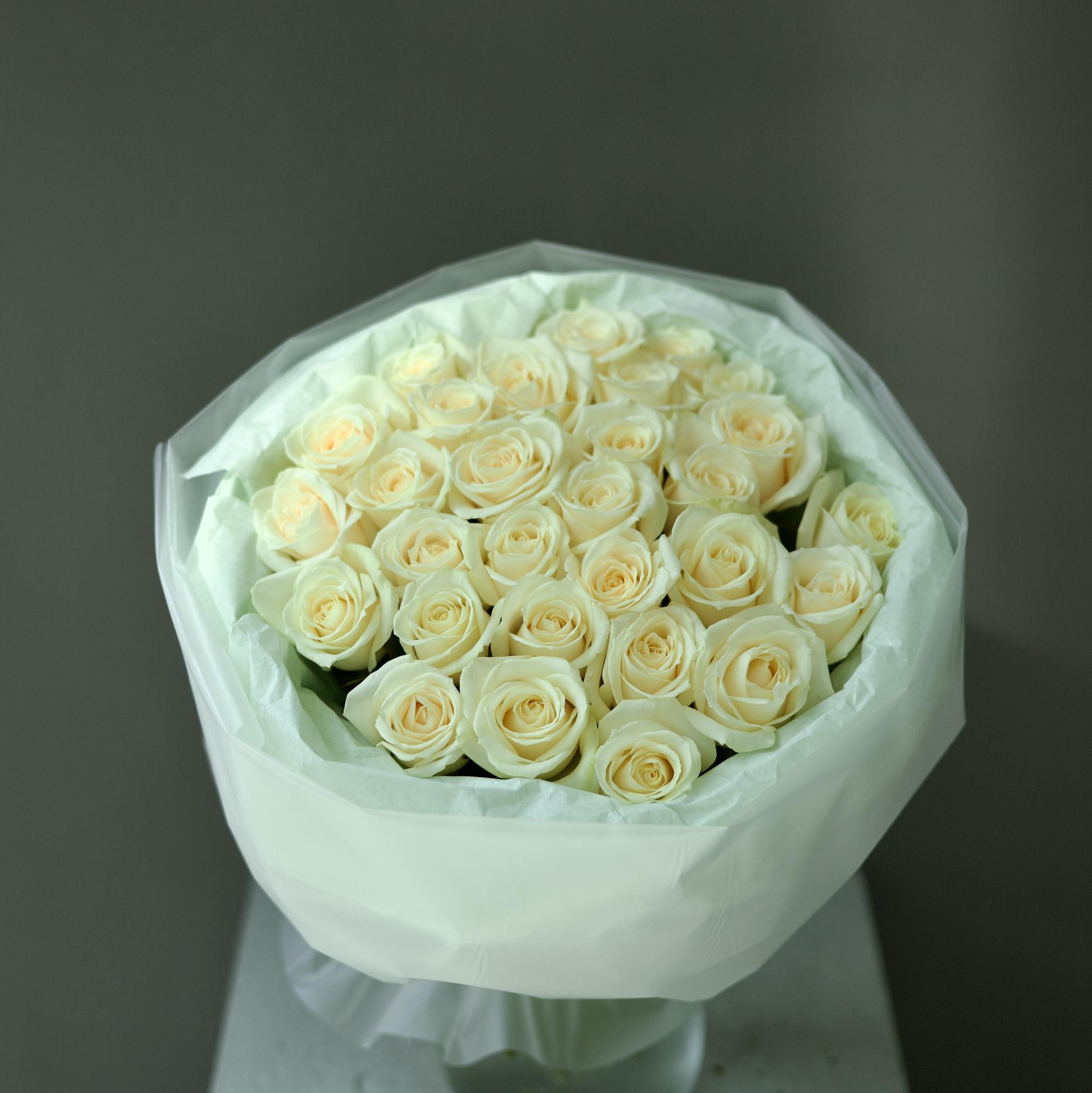 МОНО - БУКЕТ ИЗ 29 РОЗ СОРТА "АВАЛАНШ"