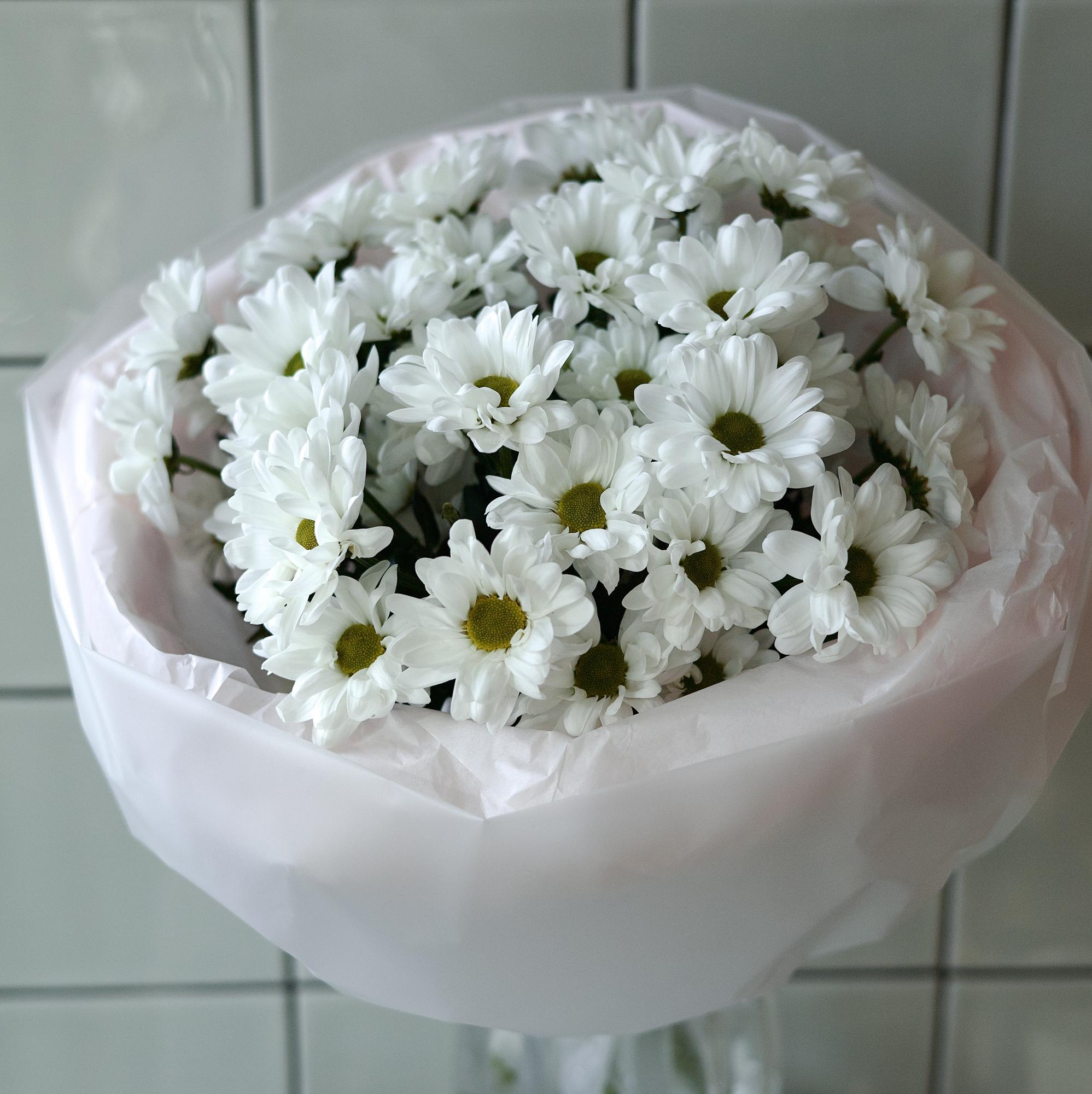 МОНО - БУКЕТ ИЗ КУСТОВЫХ ХРИЗАНТЕМ