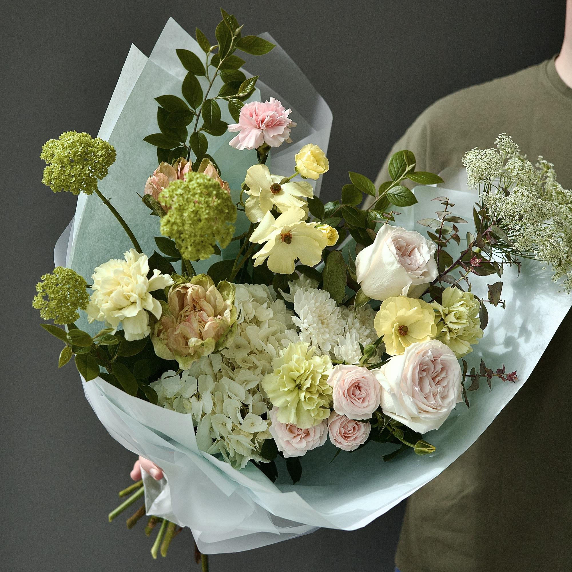 БУКЕТ СБОРНЫЙ В ЗЕЛЕНО - ЖЕЛТОЙ ГАММЕ