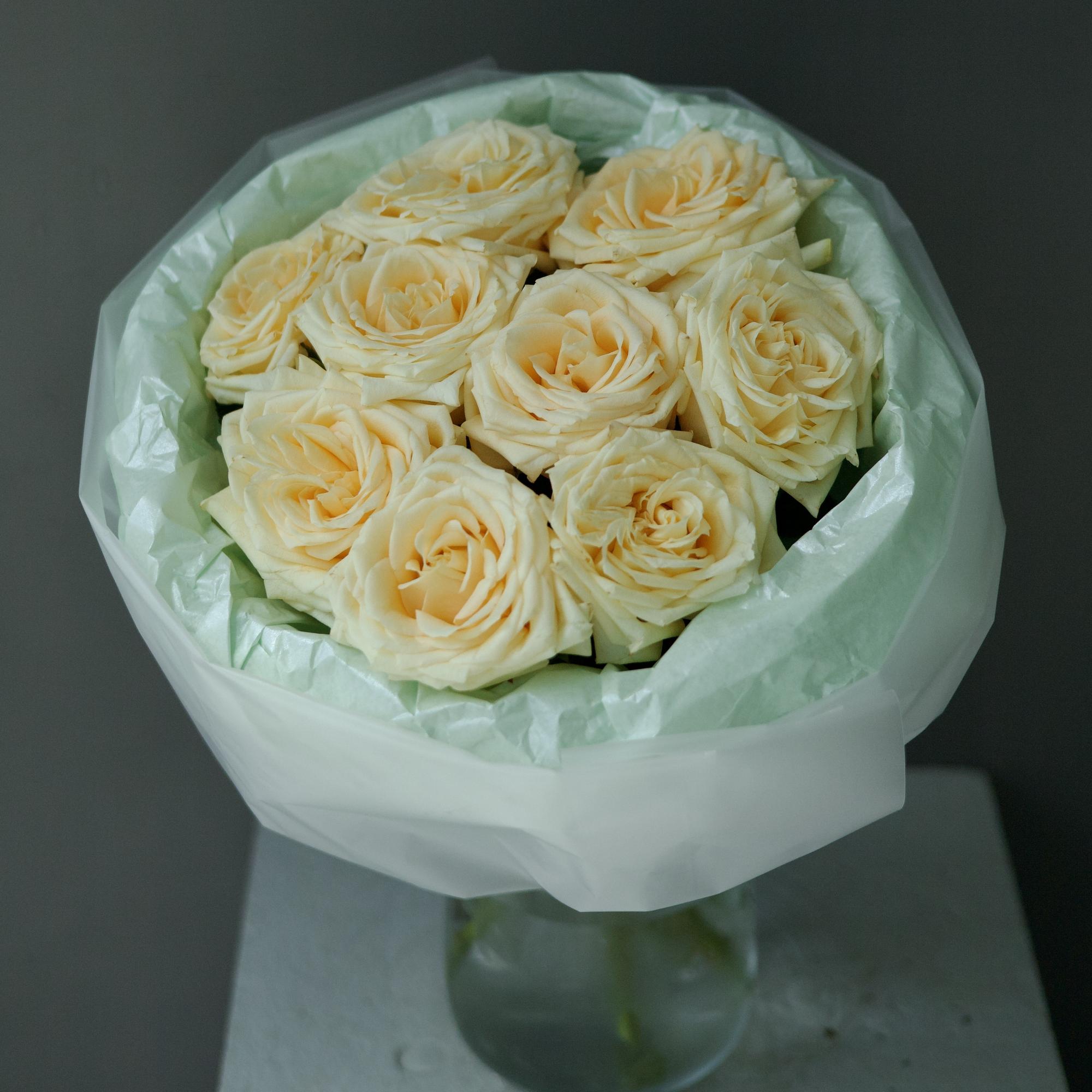 МОНО-БУКЕТ ИЗ ЭКВАДОРСКИХ РОЗ "КЭНДИ ЛАЙТ"