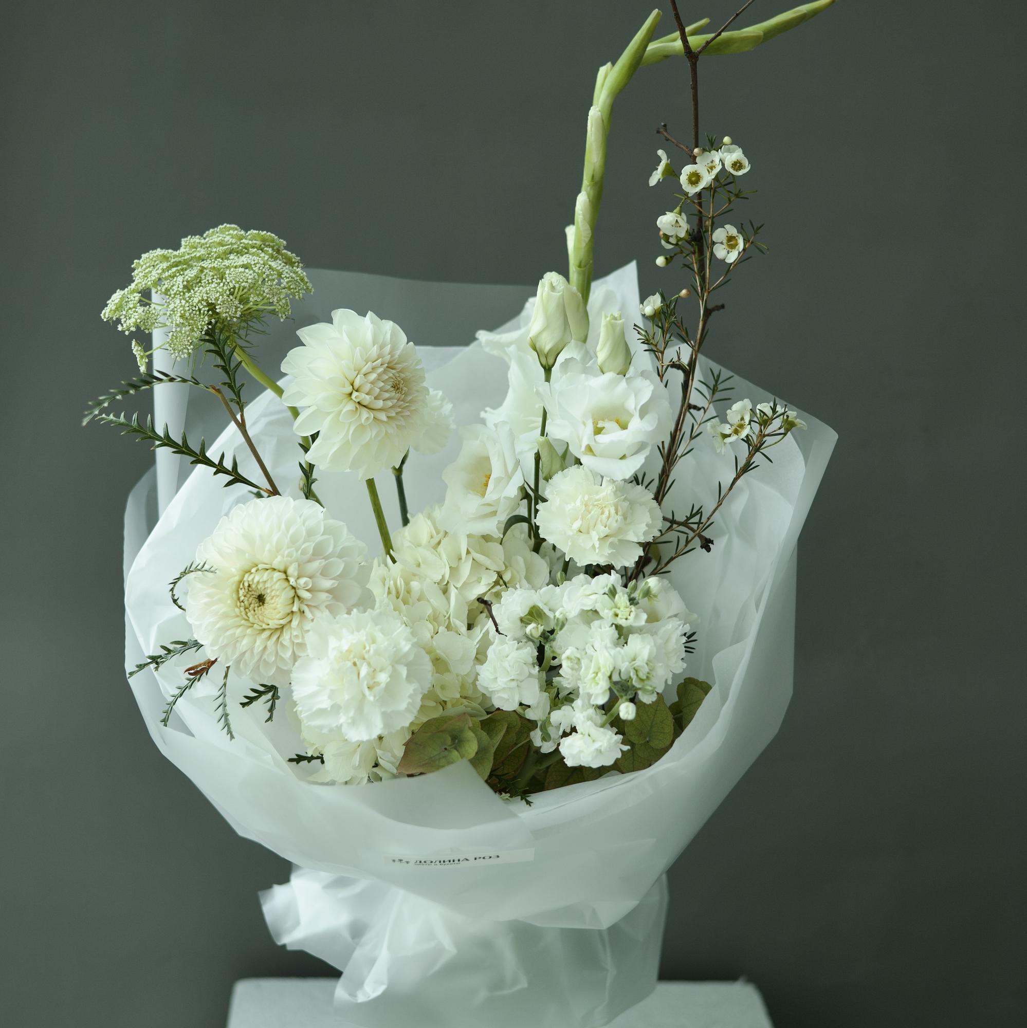 БУКЕТ В СВЕТЛОЙ ГАММЕ