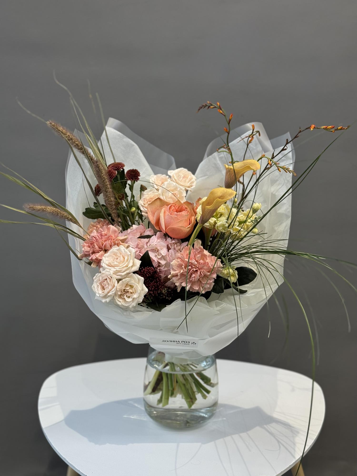 СБОРНЫЙ БУКЕТ В КРЕМОВОЙ ГАММЕ