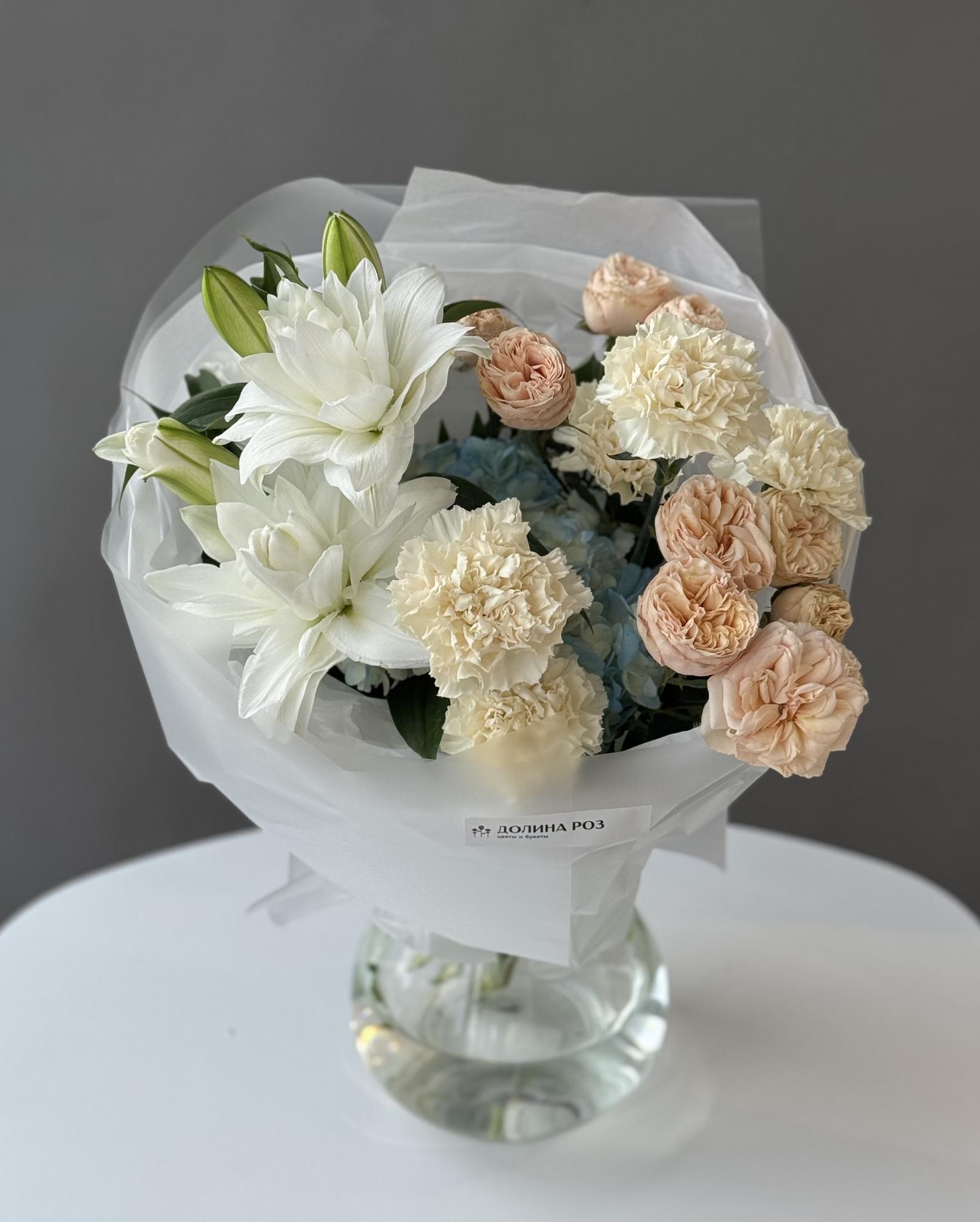 СБОРНЫЙ БУКЕТ В КРЕМОВОЙ ГАММЕ
