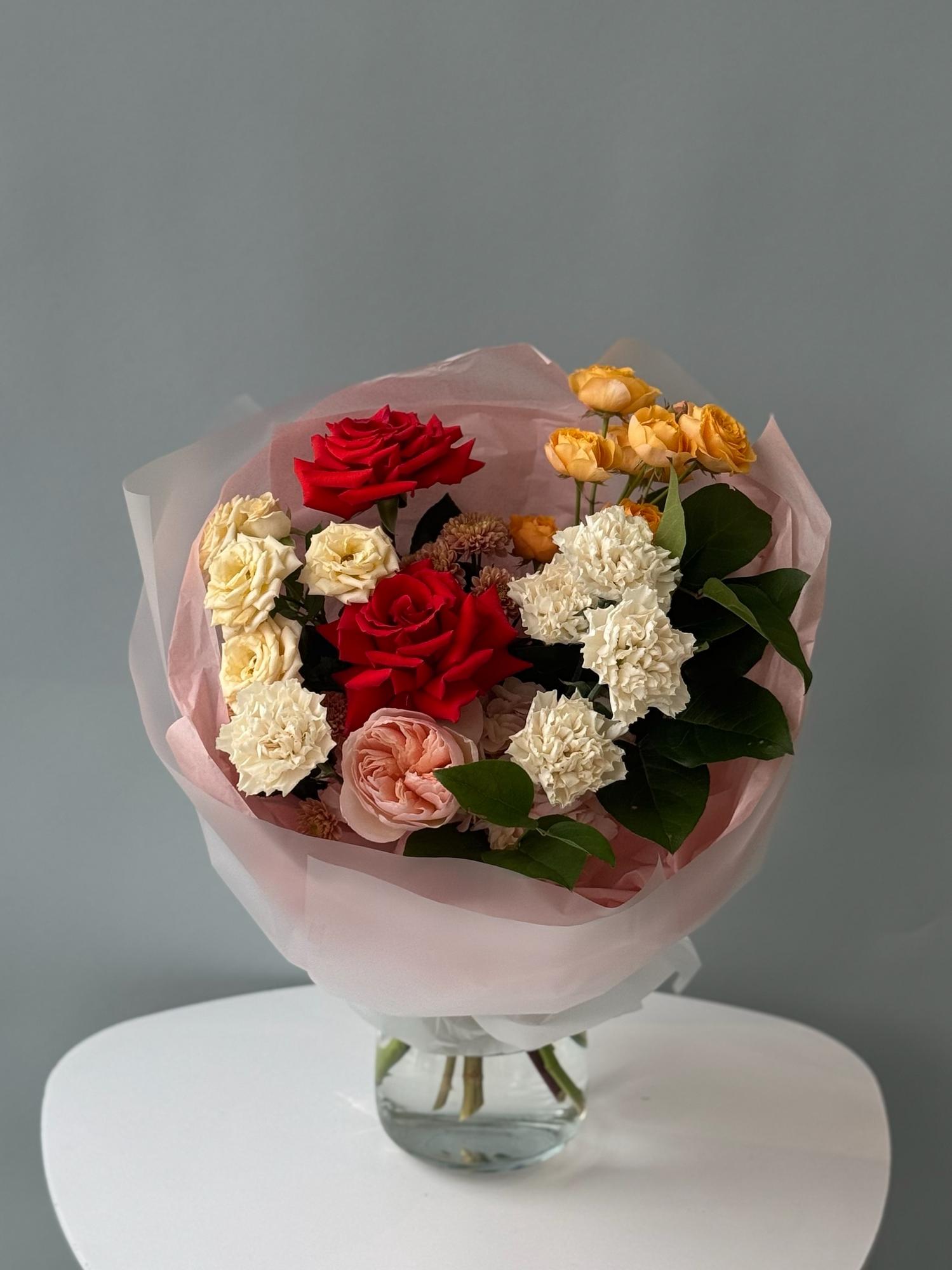 СБОРНЫЙ БУКЕТ С ЭКВАДОРСКИМИ РОЗАМИ
