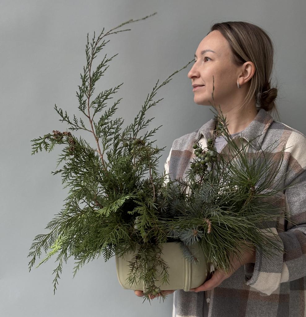 КОМПОЗИЦИЯ В КЕРАМИЧЕСКОМ КАШПО