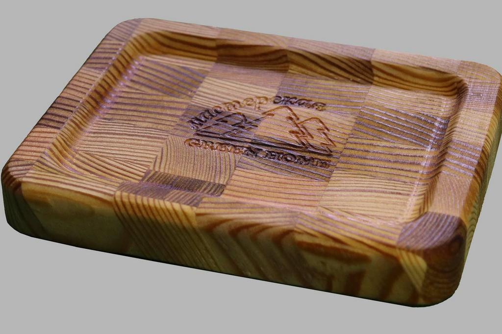 Подставка под бокал из массива