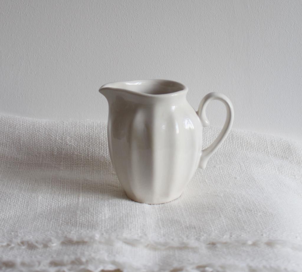 Молочник БЕЛЫЙ