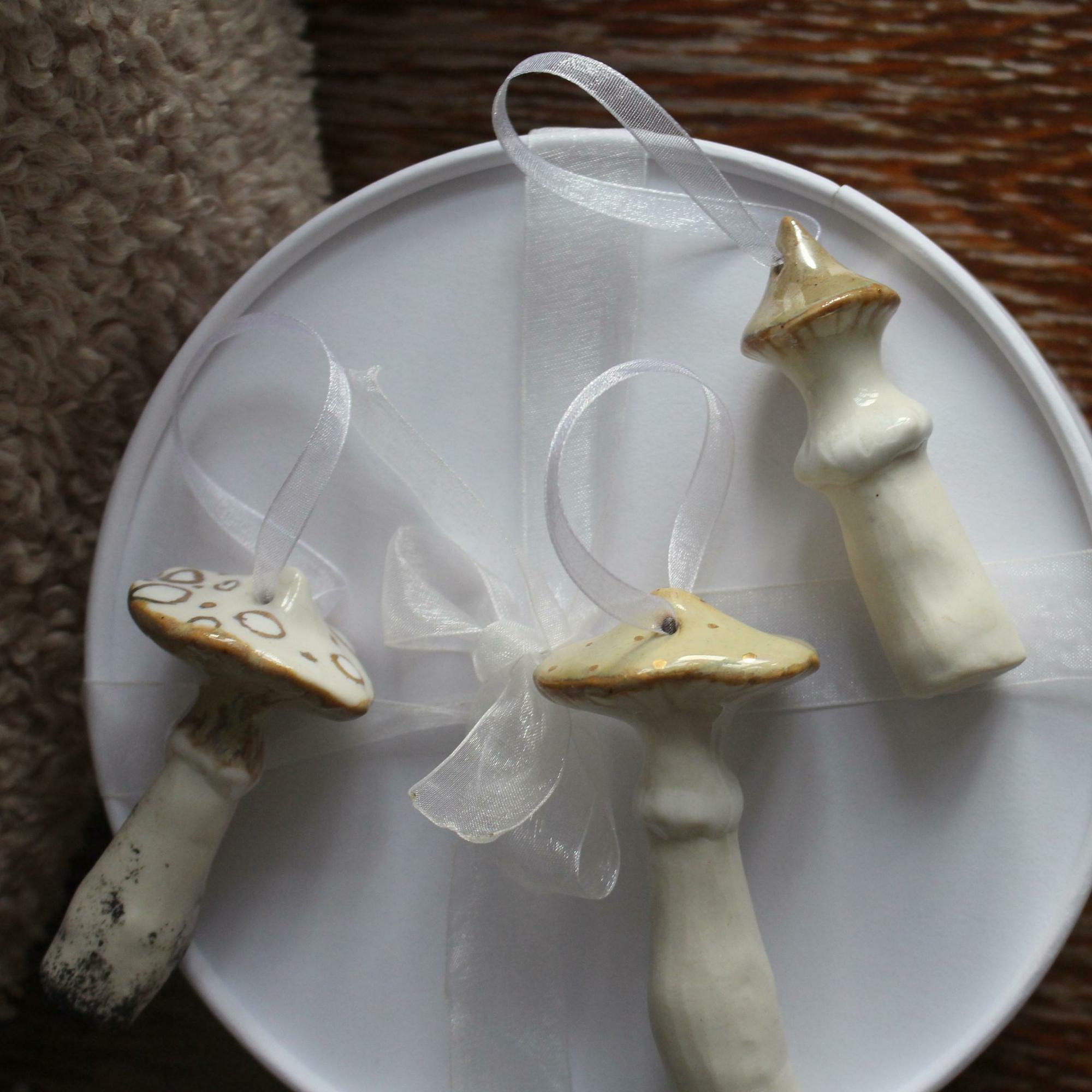 Новогодняя игрушка СКАЗОЧНЫЙ ГРИБ малый