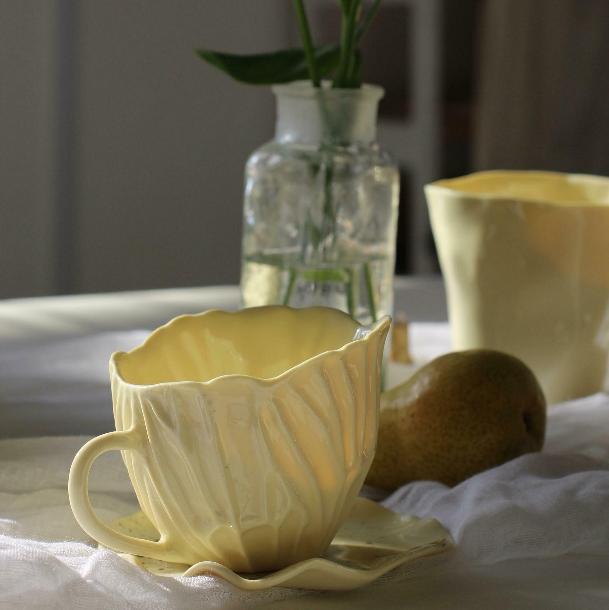 Чайная пара МОТЫЛЬКИ в цвете сливочное масло