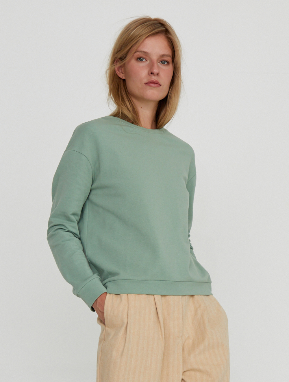 Matte green cotton sweatshirt