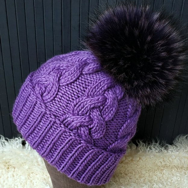 Шапка с меховым помпоном енот Фиолетовый