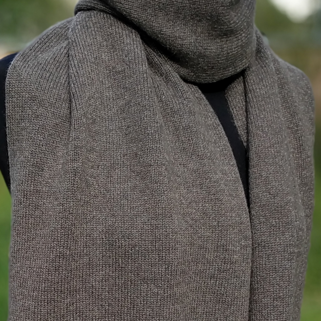 Шарф из кашемира серо-коричневый