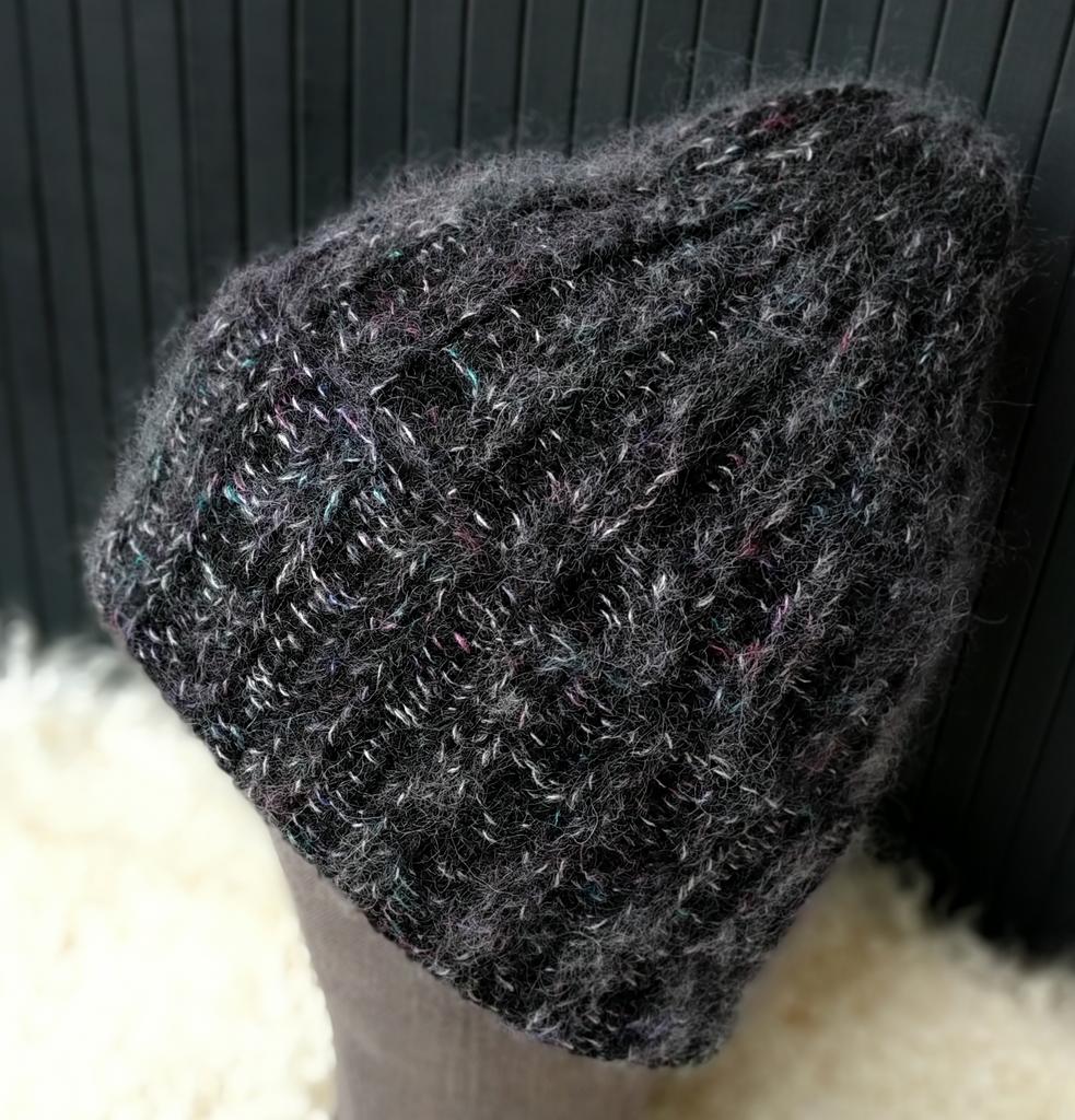 Шапка женская зимняя из кашемира мериносом