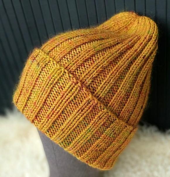 Шапка женская с высокой макушкой