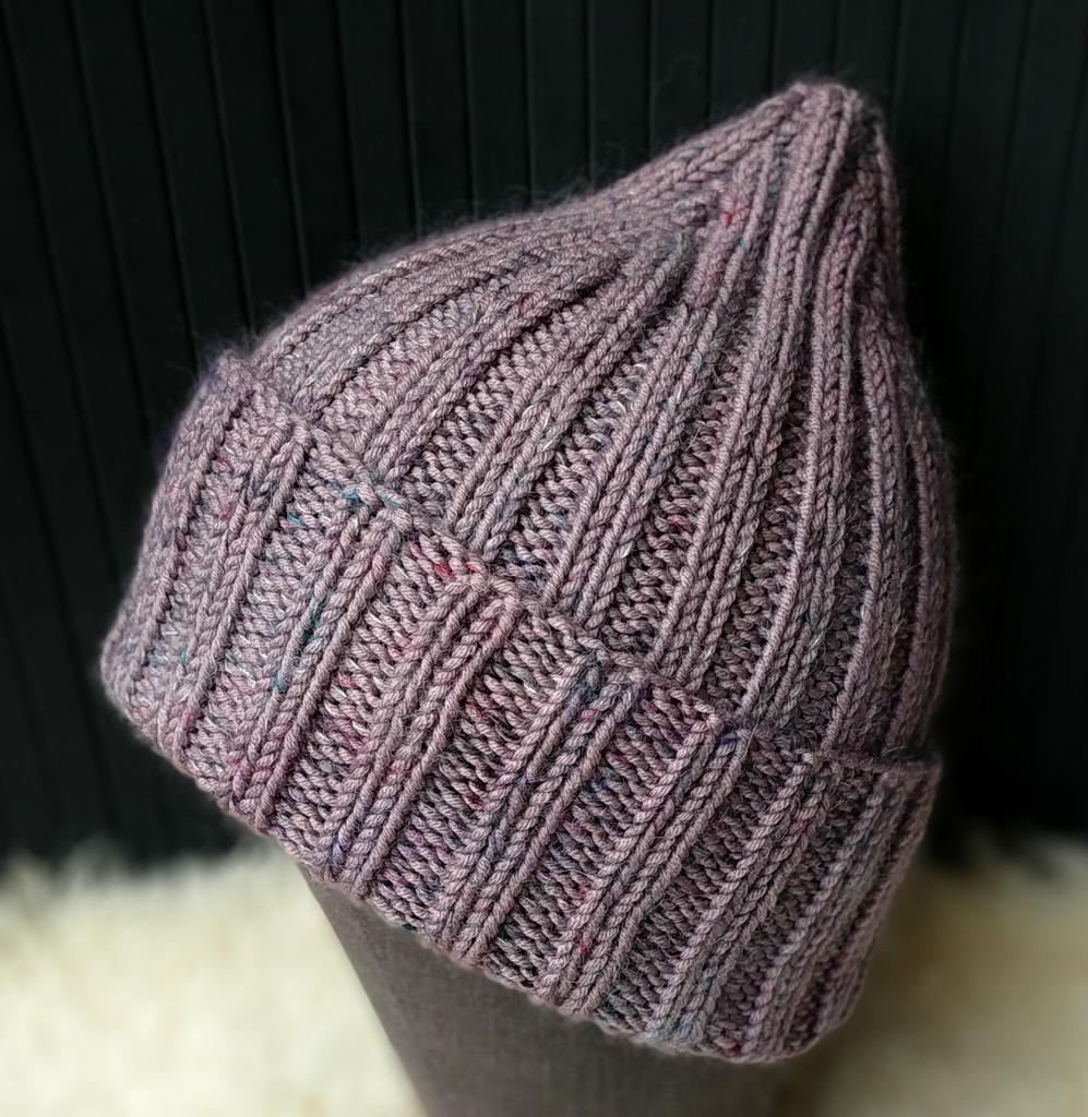 Шапка женская из мериноса и мохера Серо-сиреневый