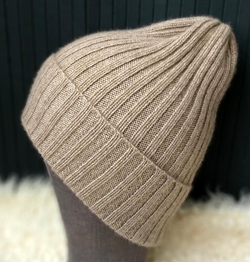 Шапка женская из кашемира Натуральный