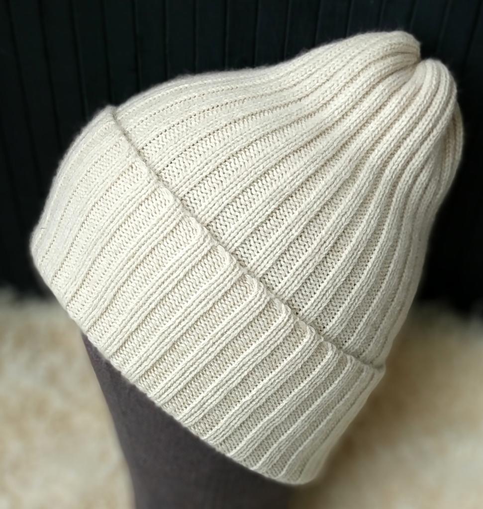 Шапка женская из кашемира Светло-бежевый