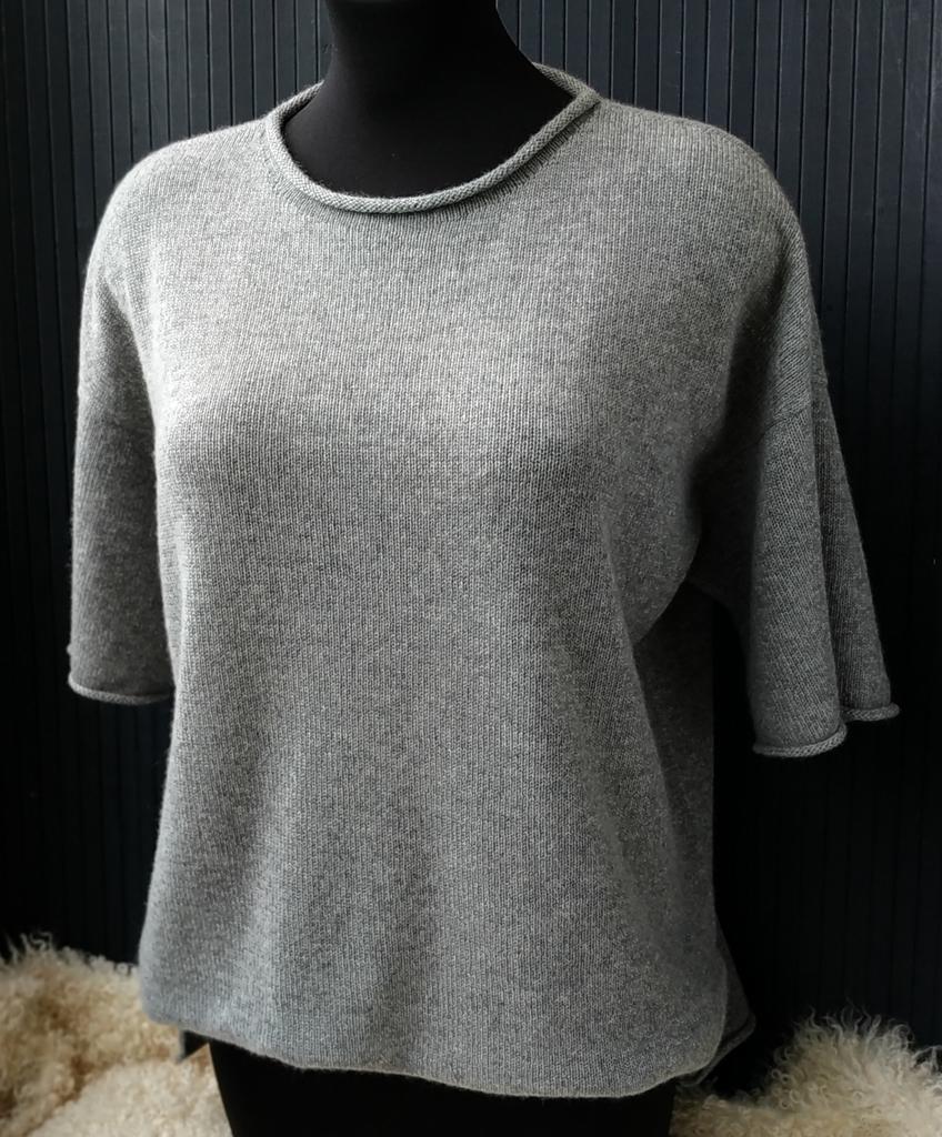 Футболка из кашемира с цепочкой мониль