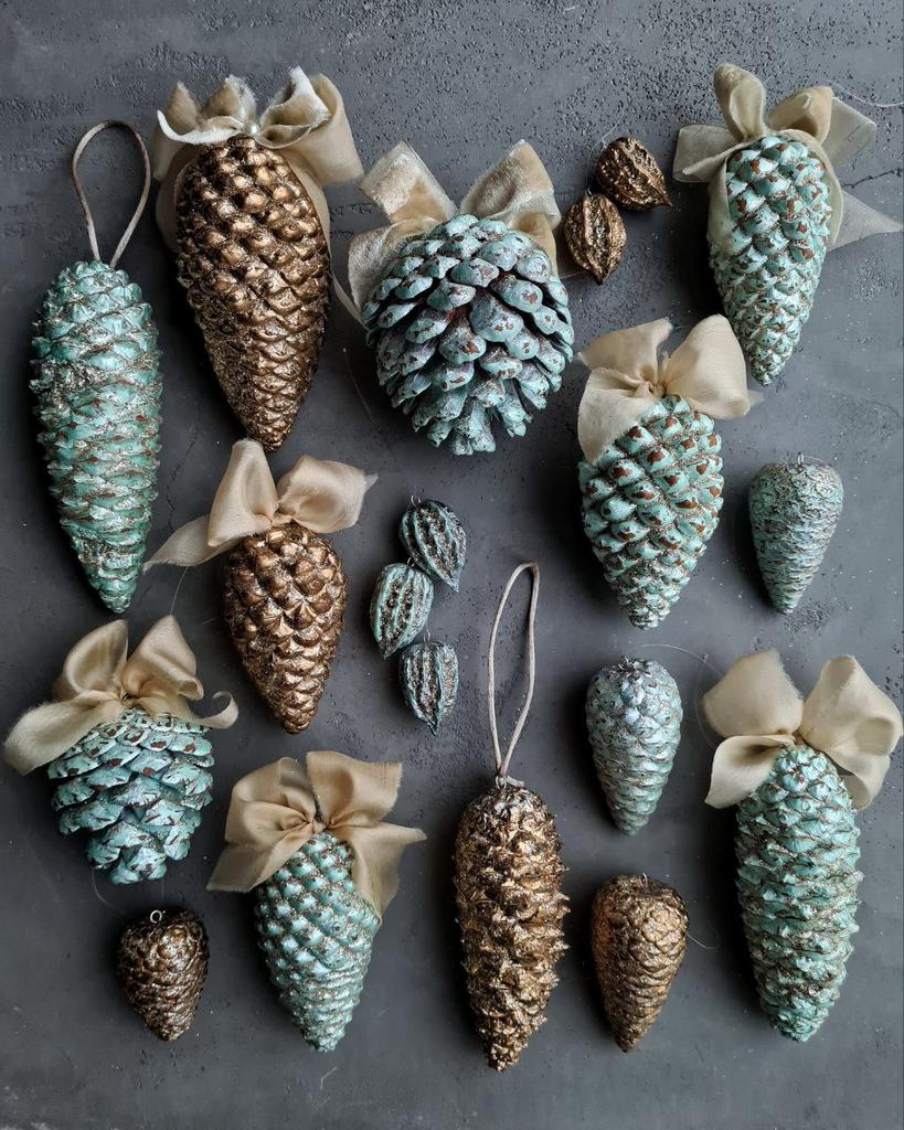 МК "Игрушки из шишки"