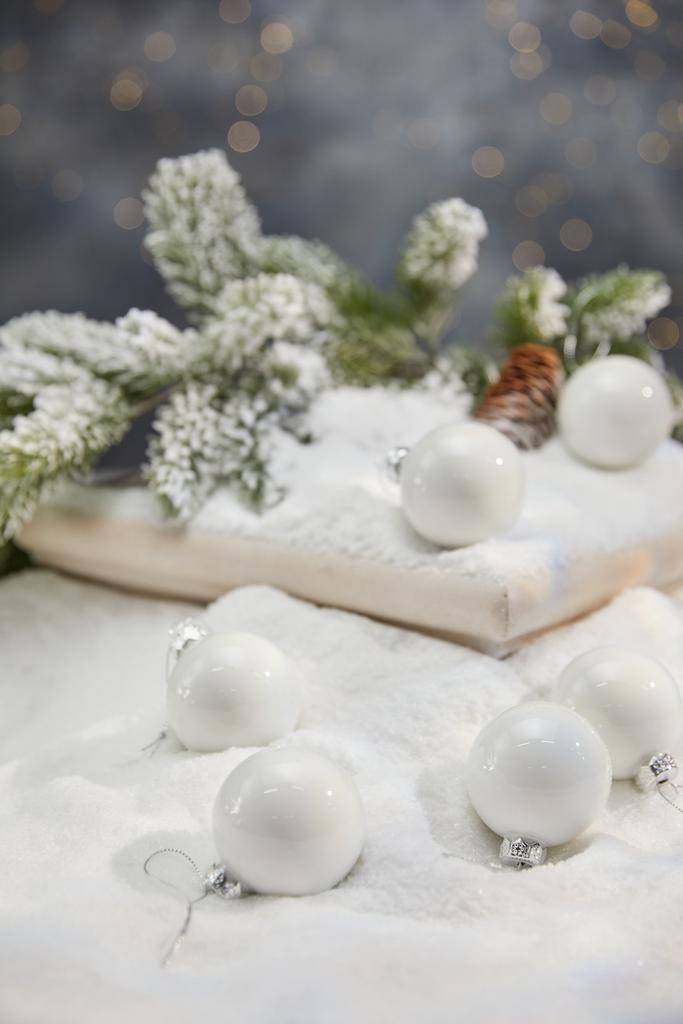 Авторский набор елочных игрушек 6 см. - Белый