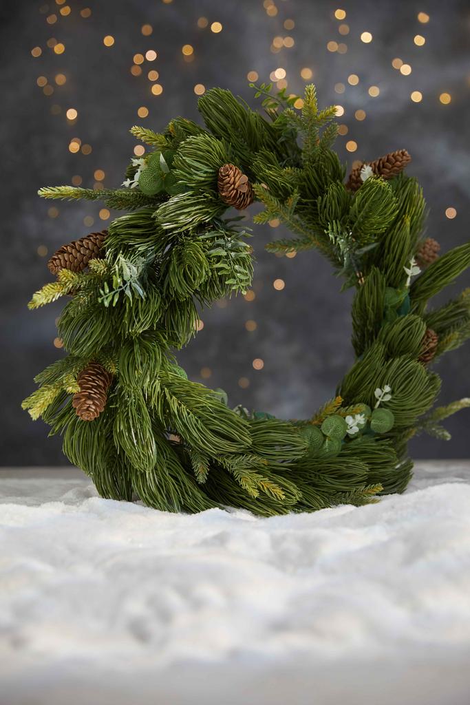 Новогодний венок - с эвкалиптом