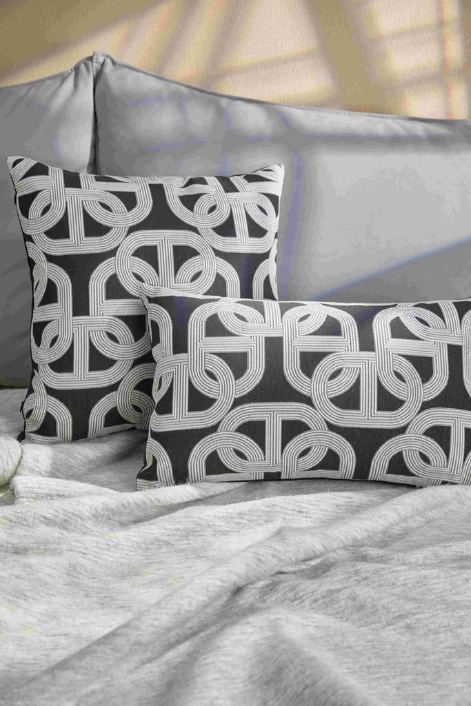 Декоративные подушки  "Цепи"