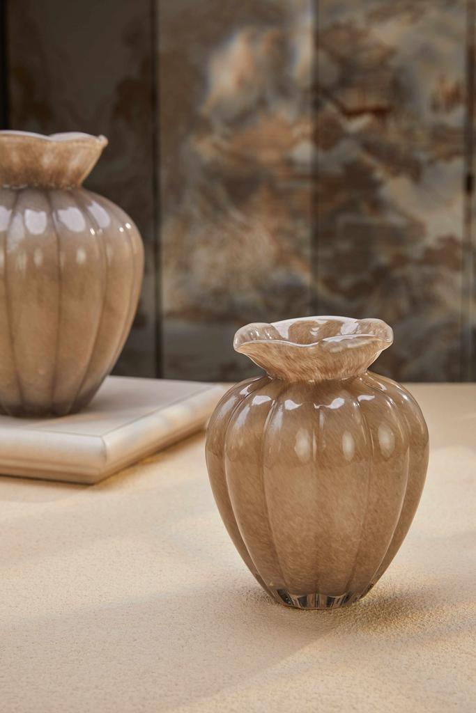 Ваза Чарвили