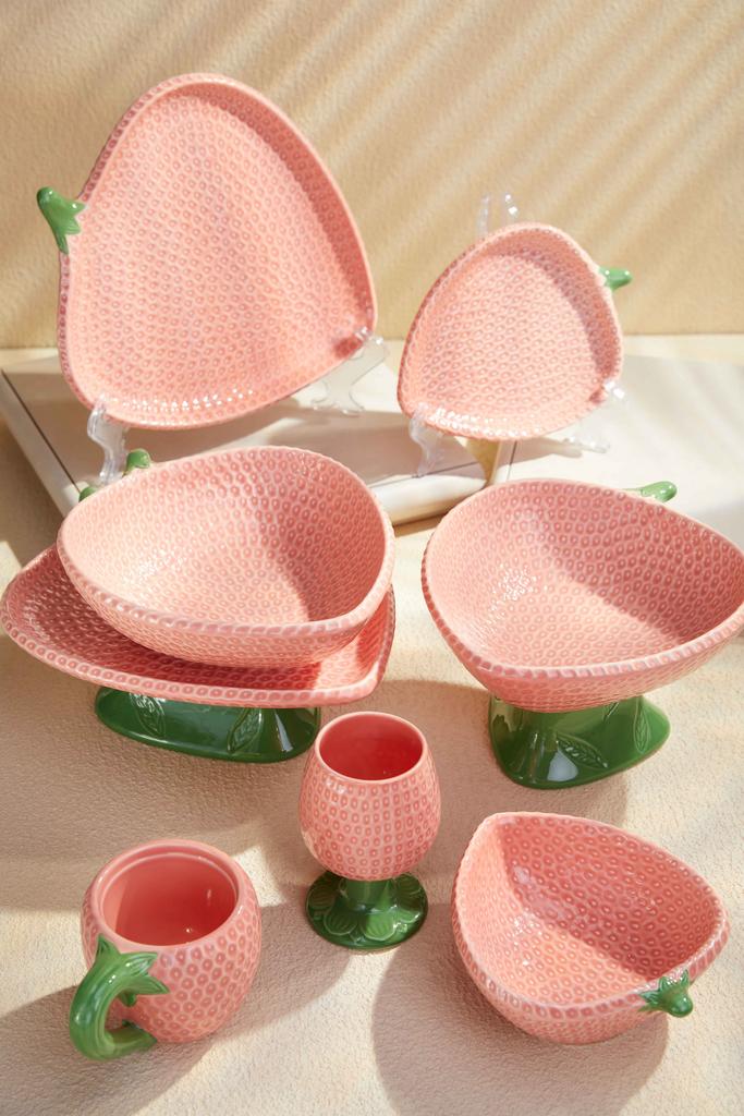 Посуда Клубничная фантазия - Розовая