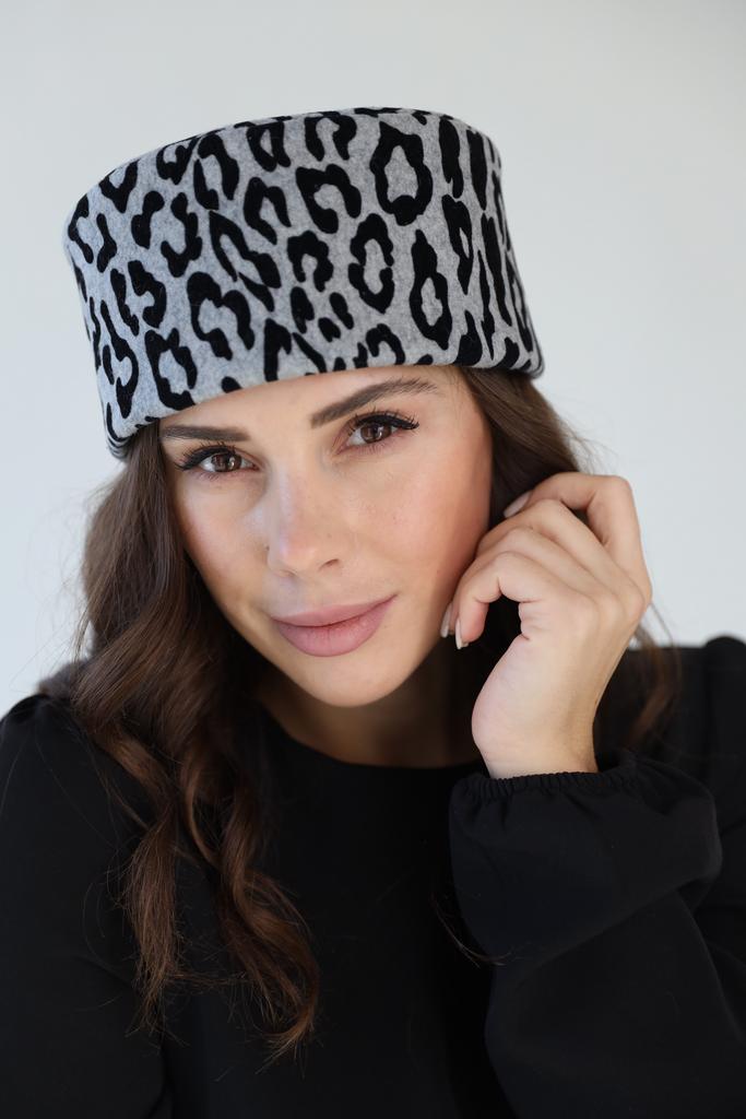 Т24-3 шляпка женская ТАБЛЕТКА   серый леопард