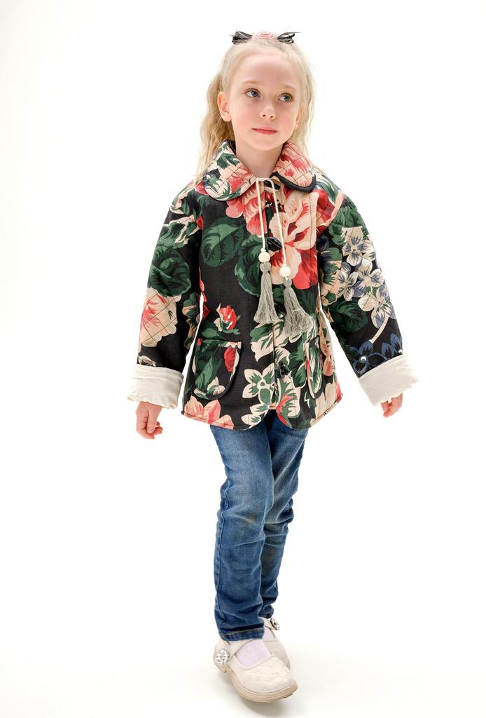 С25-4жакет стеганный для девочки цветы
