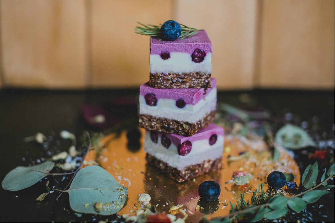 Пирожное "Смородина-малина"