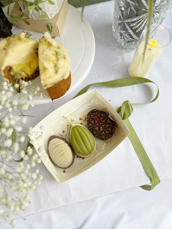 Пасхальный набор пирожных