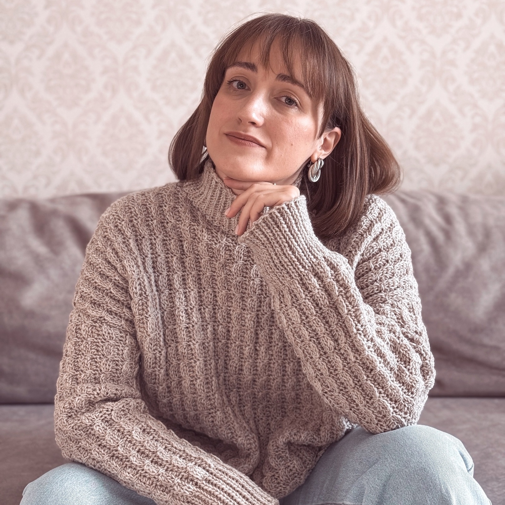 Мастер-класс по вязанию крючком свитера "Scarlet"