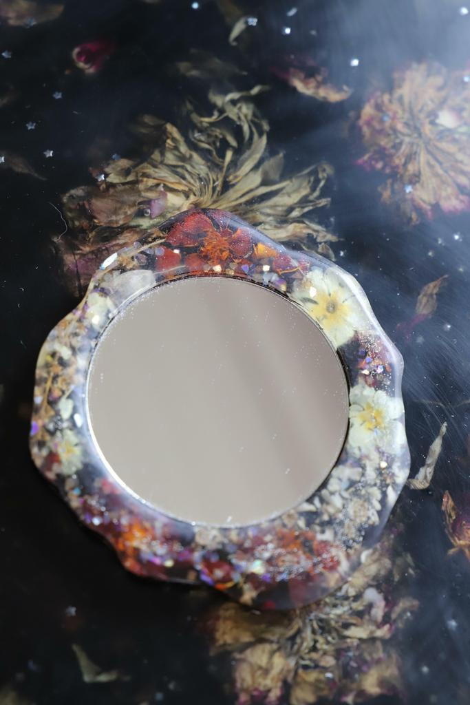 Зеркала с сухоцветами