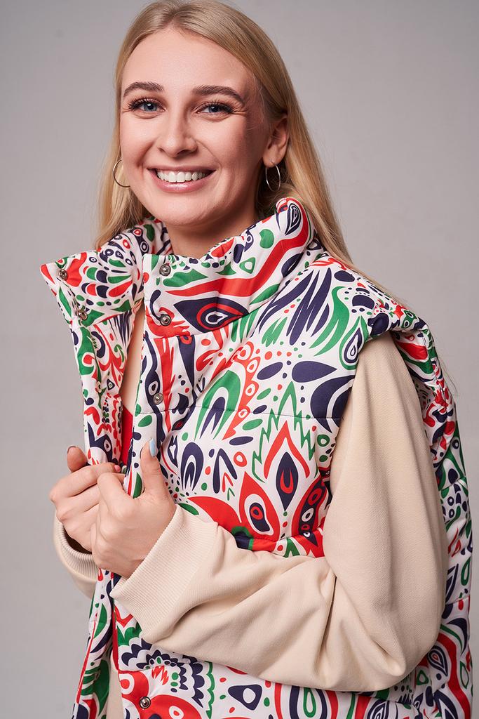 Женская жилетка утепленная Земляника