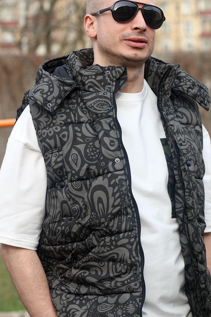 Жилетка мужская с капюшоном Графит