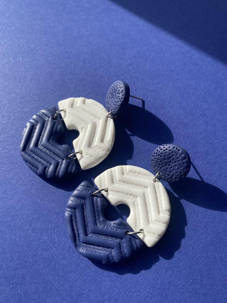 Серьги Черника сине-белые