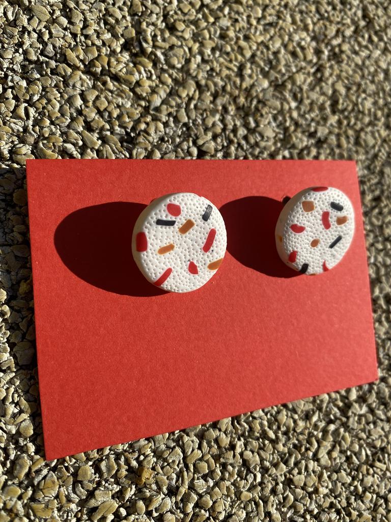 Серьги-пусеты бисерные белые