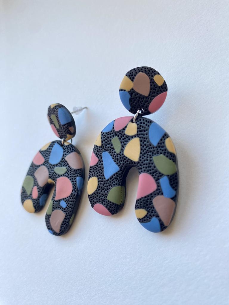 Серьги Подковки мозаика графит