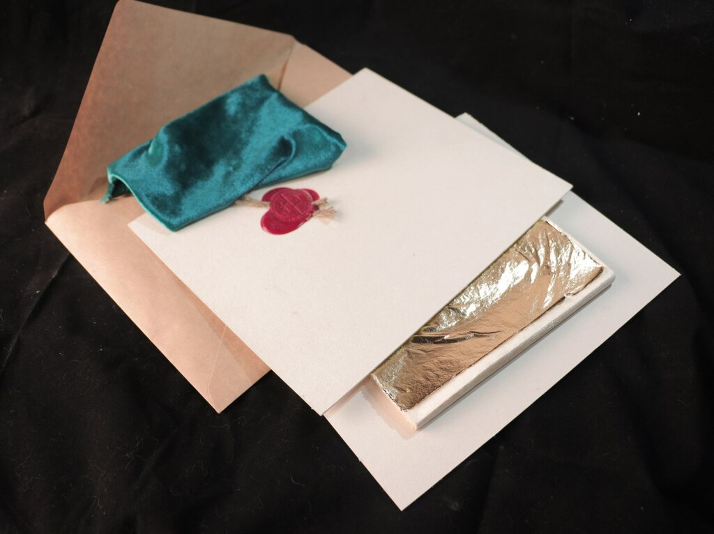 Поталь (имитация золота)