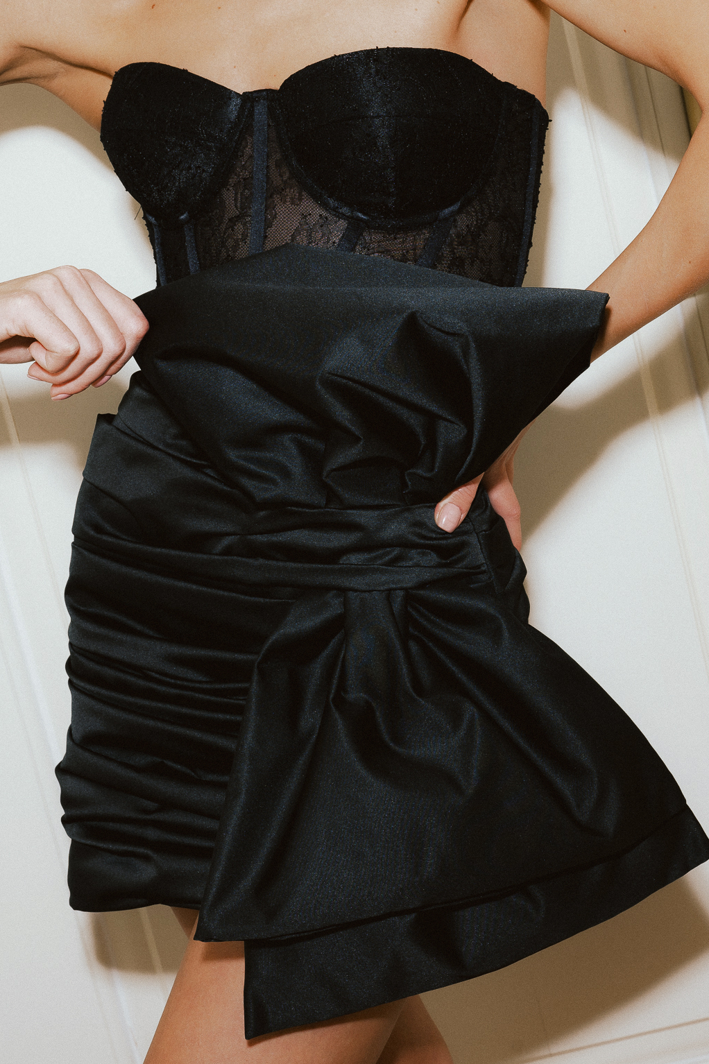 Мини юбка из тафты с асимметричным бантом