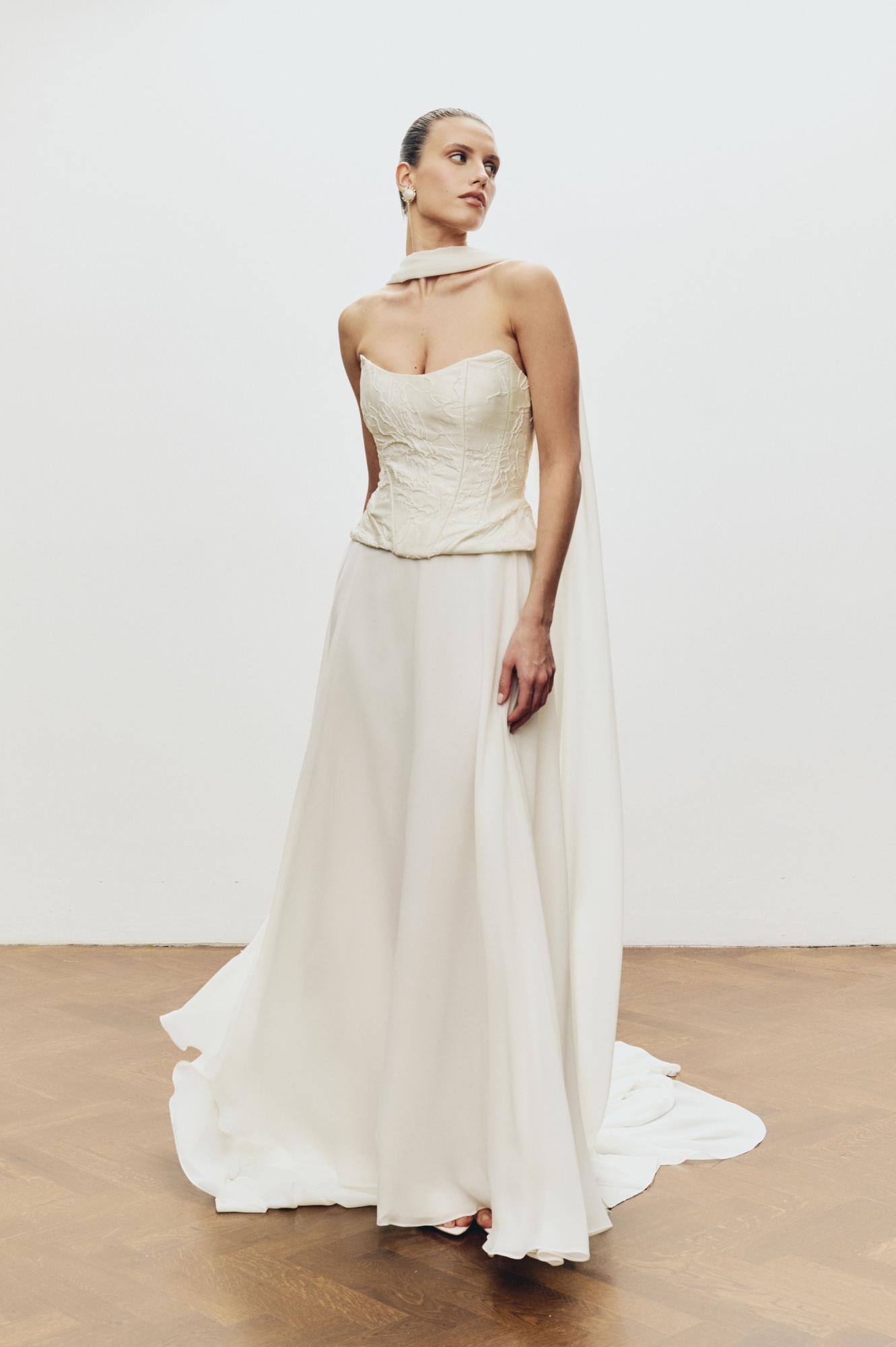 КЕЙТИ С КОРСЕТОМ ИЗ ЖАККАРДА