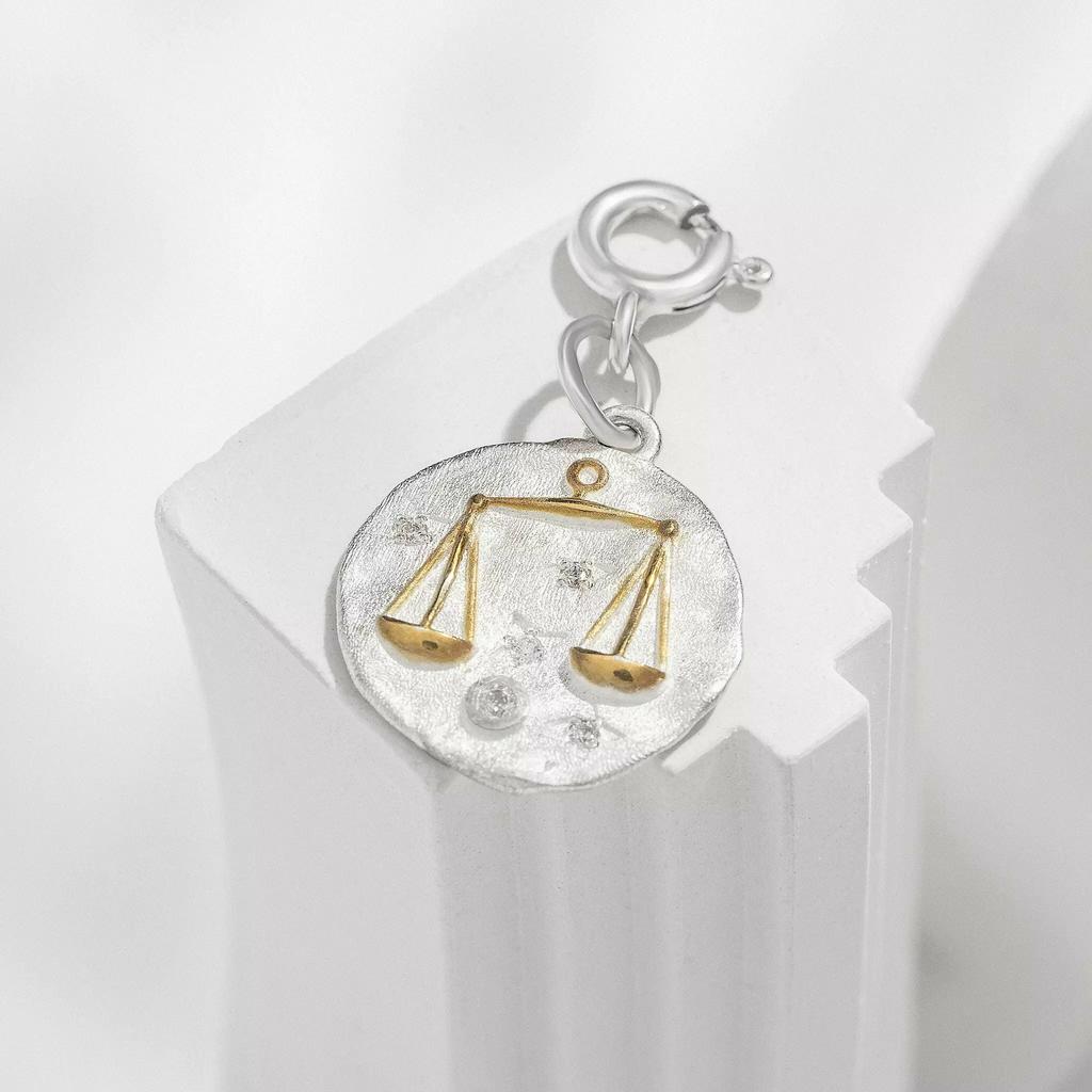 Подвеска знак зодиака "Весы" с позолотой (на карабине) (Ag 925)