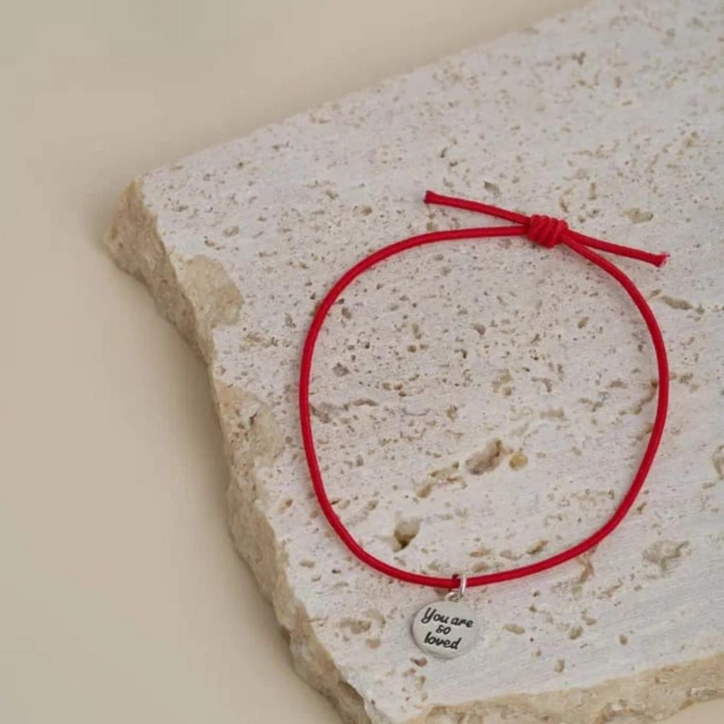 Браслет IS на красной нитке (YouAreSoLoved) (Ag 925)