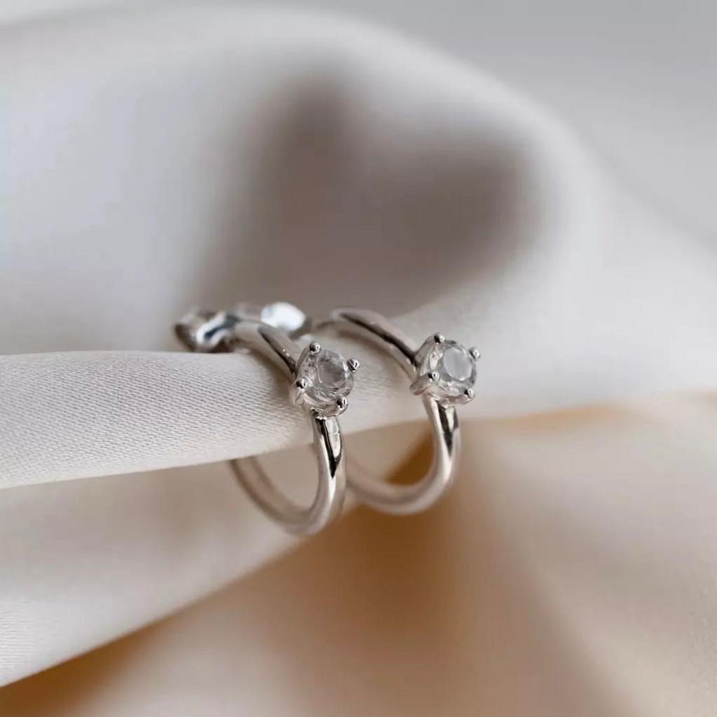 Гвоздики-кольца с белым топазом (Ag 925)