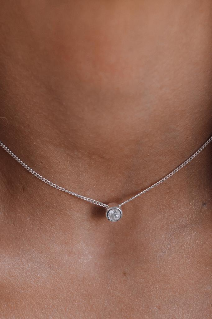 Подвеска с круглым белым топазом каст (Ag 925)